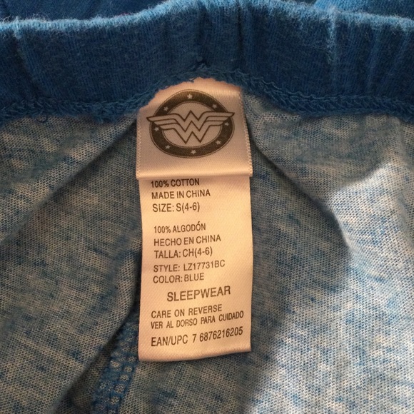 Wonder Woman sleep/lounging set S 4/6 - Picture 8 of 10